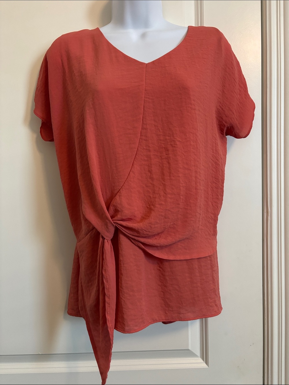 A.N.A. Women’s Knot-Front Short Sleeve Top in Coral XS